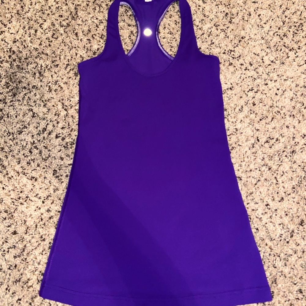 Lululemon tank!!
